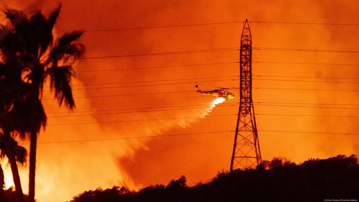 california-wildfires-mexico-firefighters