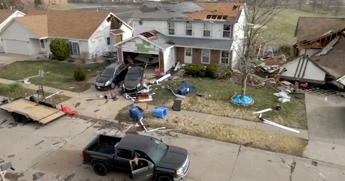 storms-tornadoes-aftermath