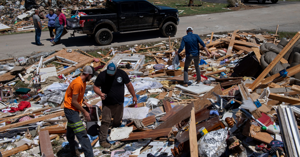 tornadoes-kentucky-missouri-storm